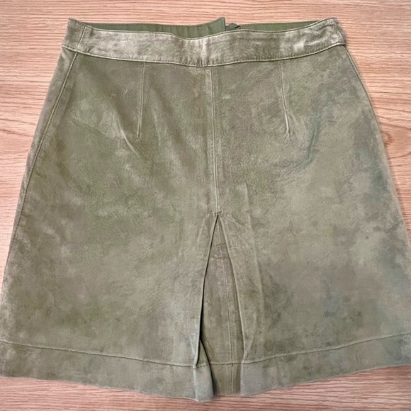 LILLY PULITZER VINTAGE DANA PIG SUEDE MINI SKIRT- SIZE: 2P - Picture 2 of 6